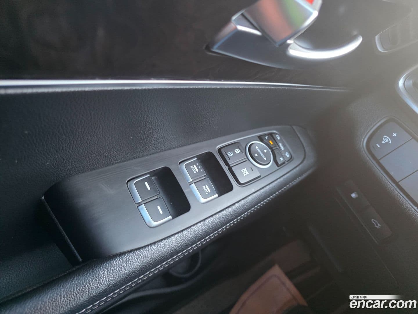 Main__Slider__Photo:Sorento Kia 2016.11-9