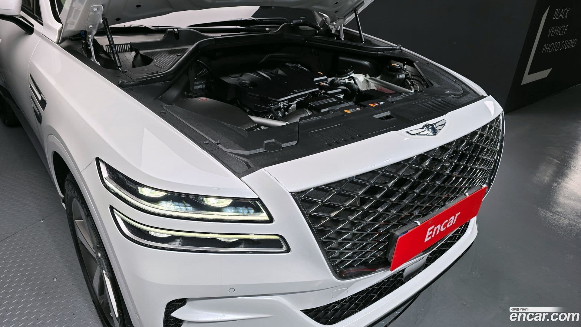 Main__Slider__Photo:GV80 Genesis 2023.3-5