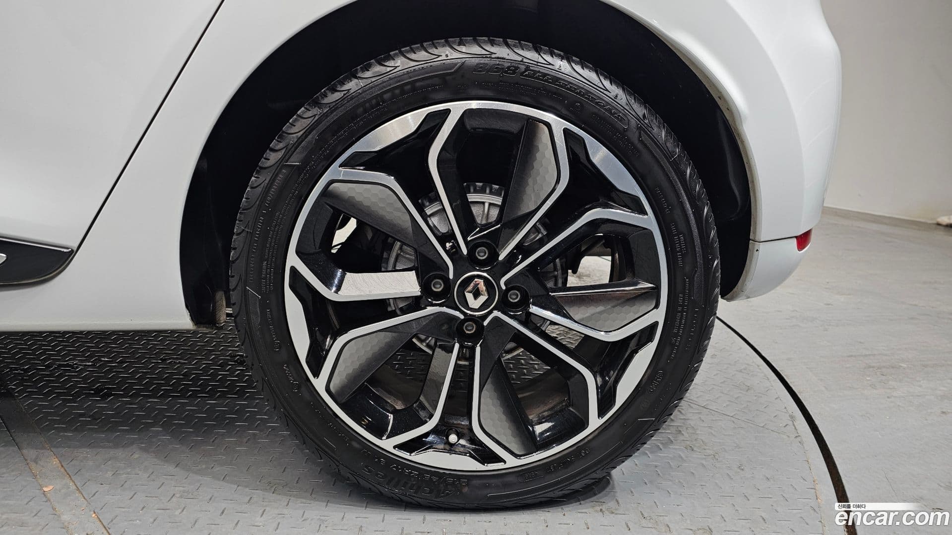 Main__Slider__Photo:Cilo Renault-KoreaSamsung 2018.11-4