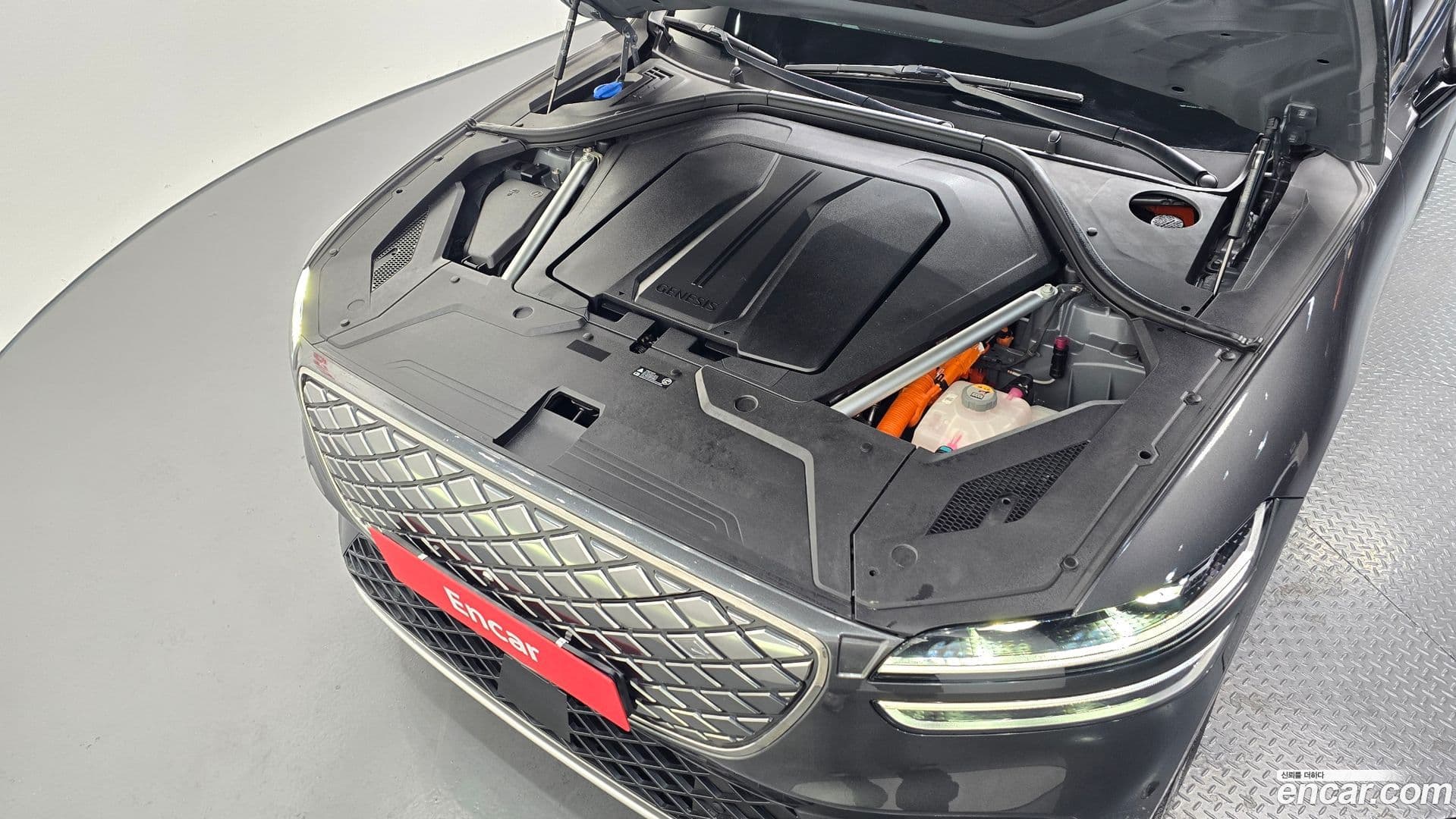 Main__Slider__Photo:GV70 Genesis 2022.2-5