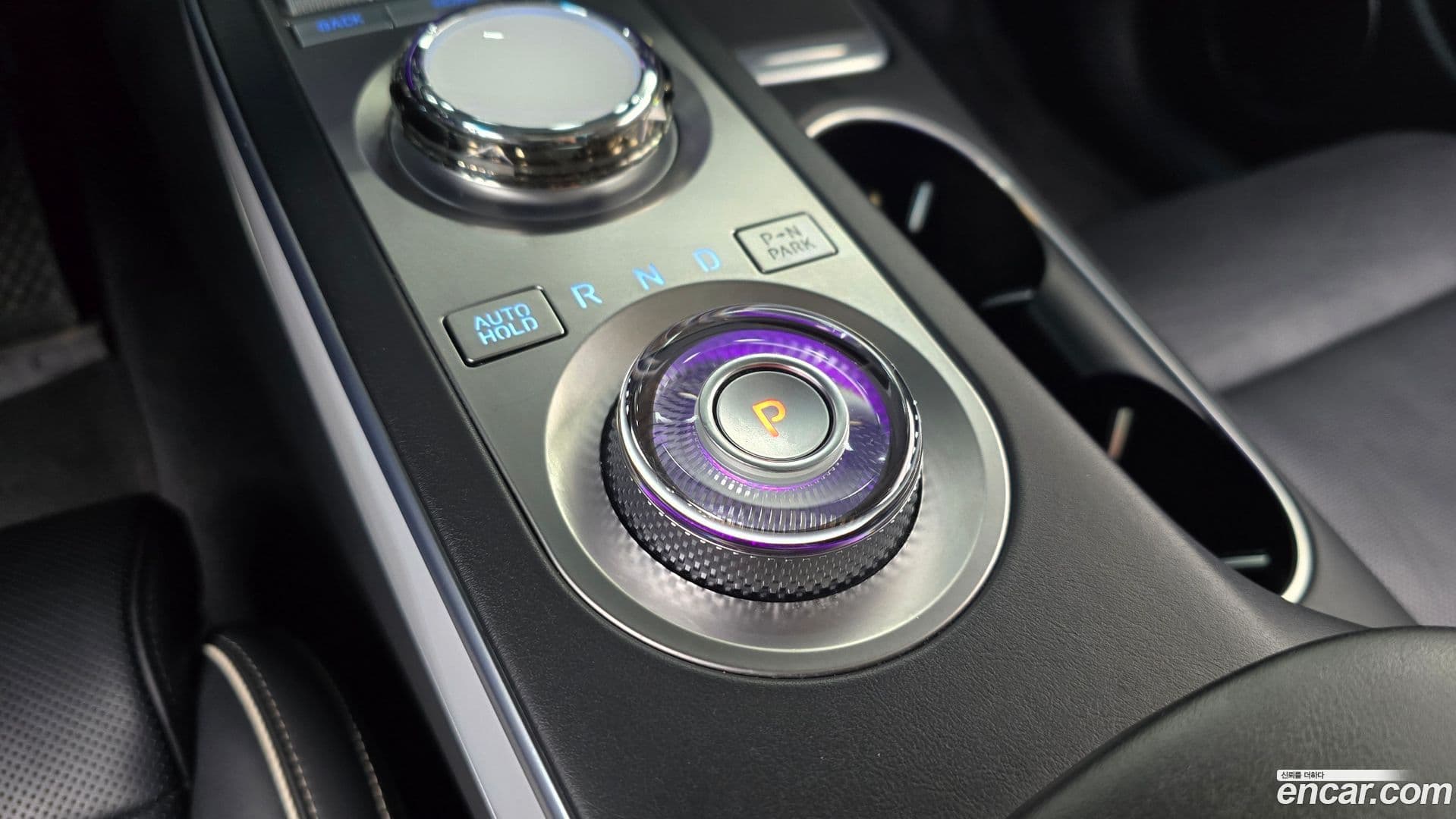 Main__Slider__Photo:GV70 Genesis 2022.2-8