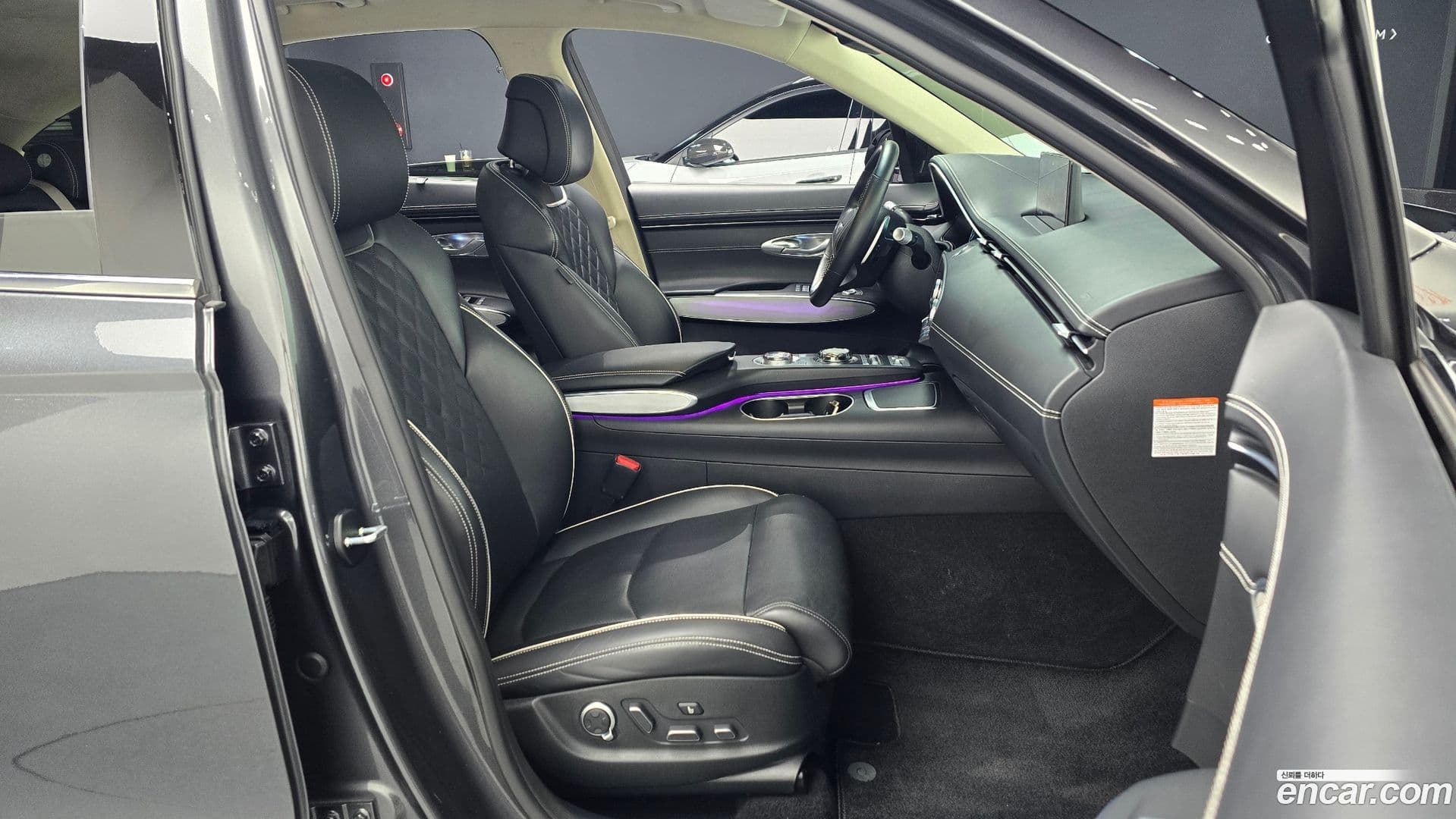 Main__Slider__Photo:GV70 Genesis 2022.2-9