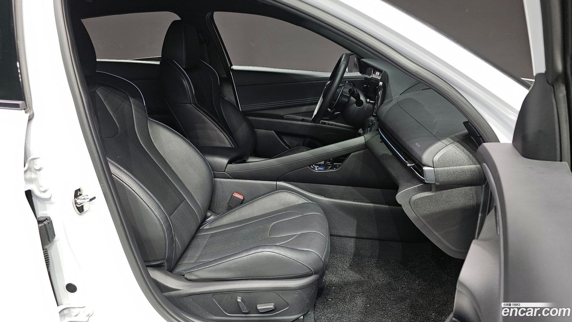 Main__Slider__Photo:AVANTE Hyundai 2023.9-9