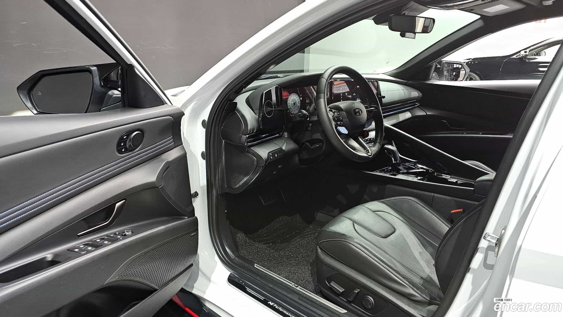 AVANTE Hyundai 2023.9-OPTION-015