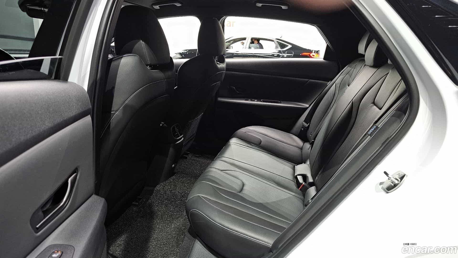 AVANTE Hyundai 2023.9-OPTION-016