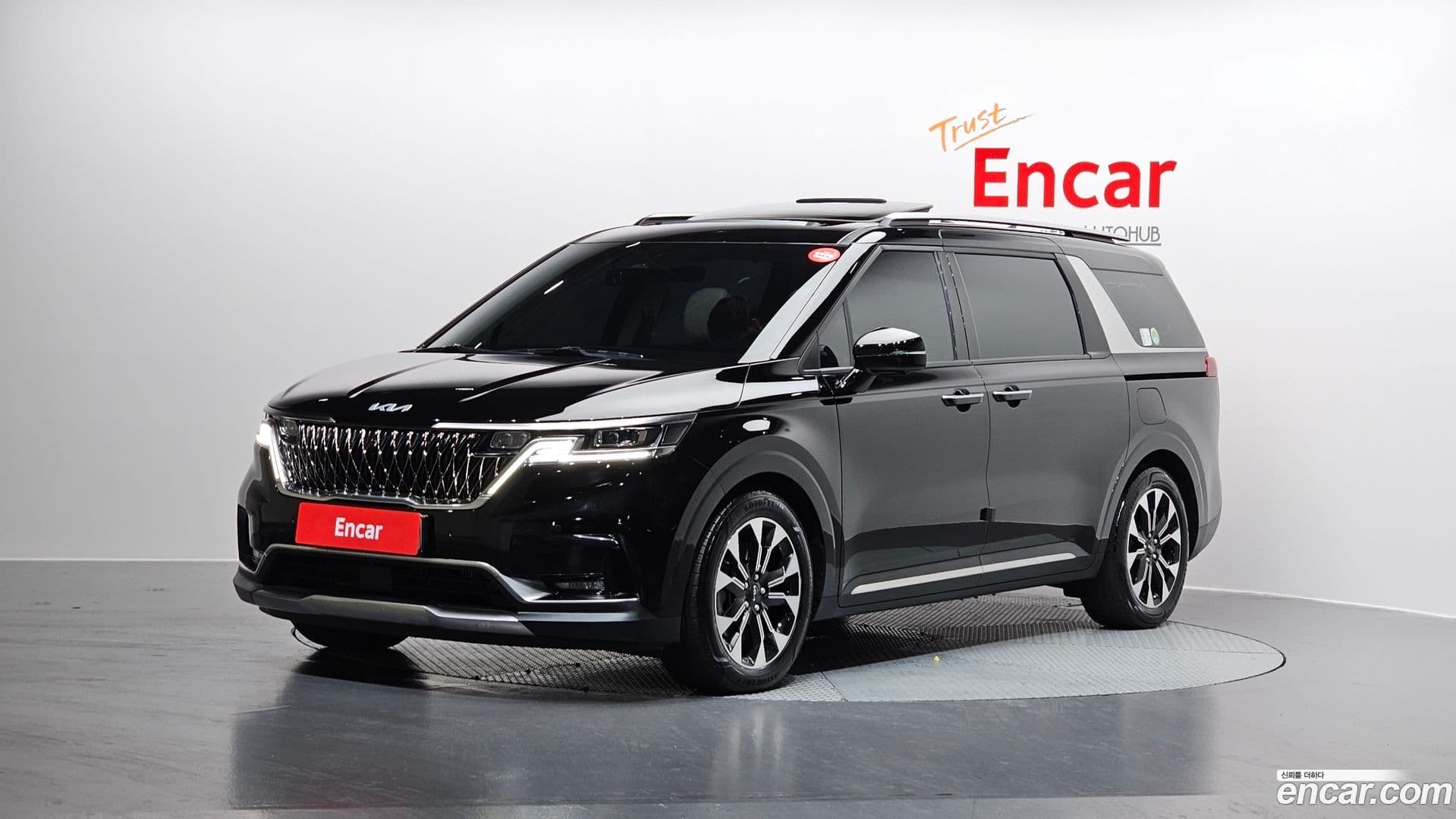 Main__Slider__Photo:Canival Kia 2022.4-0