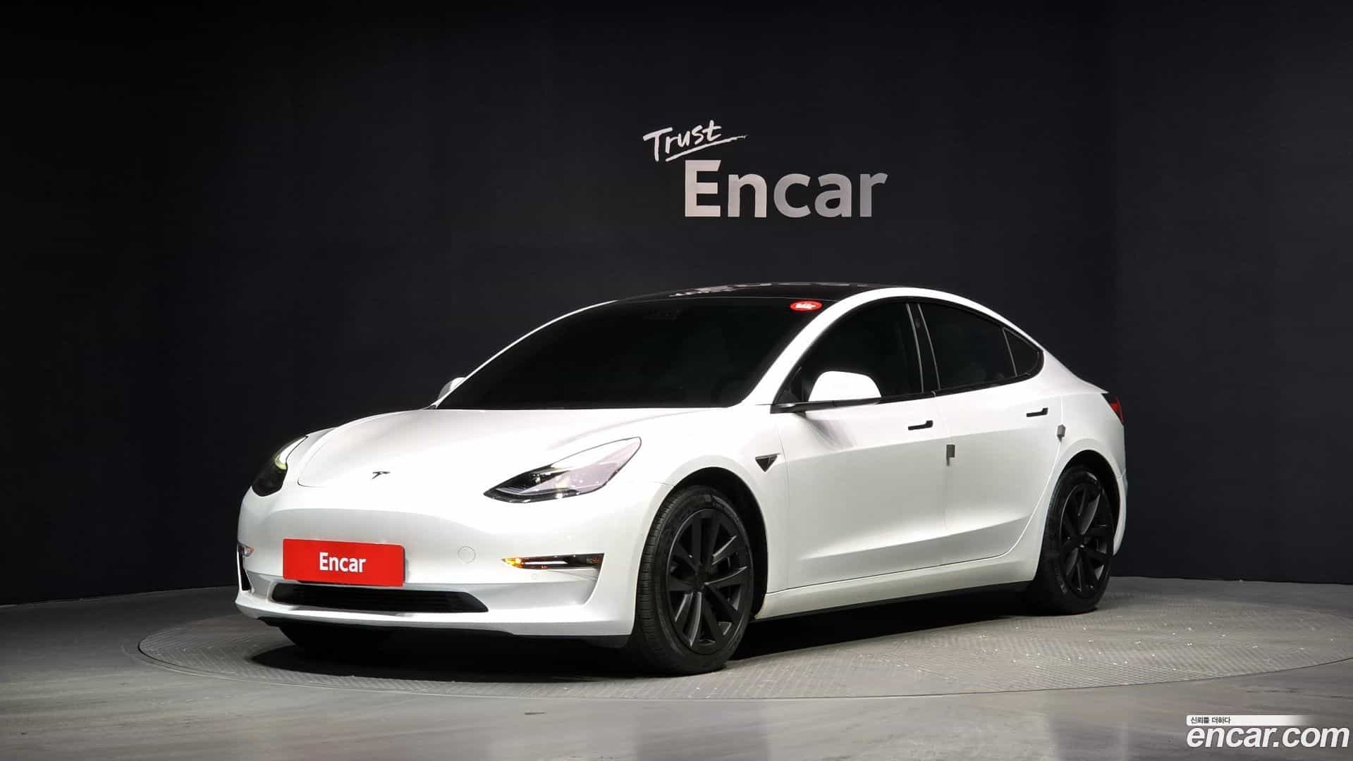 Model 3 Tesla 2021.2-OUTER-001