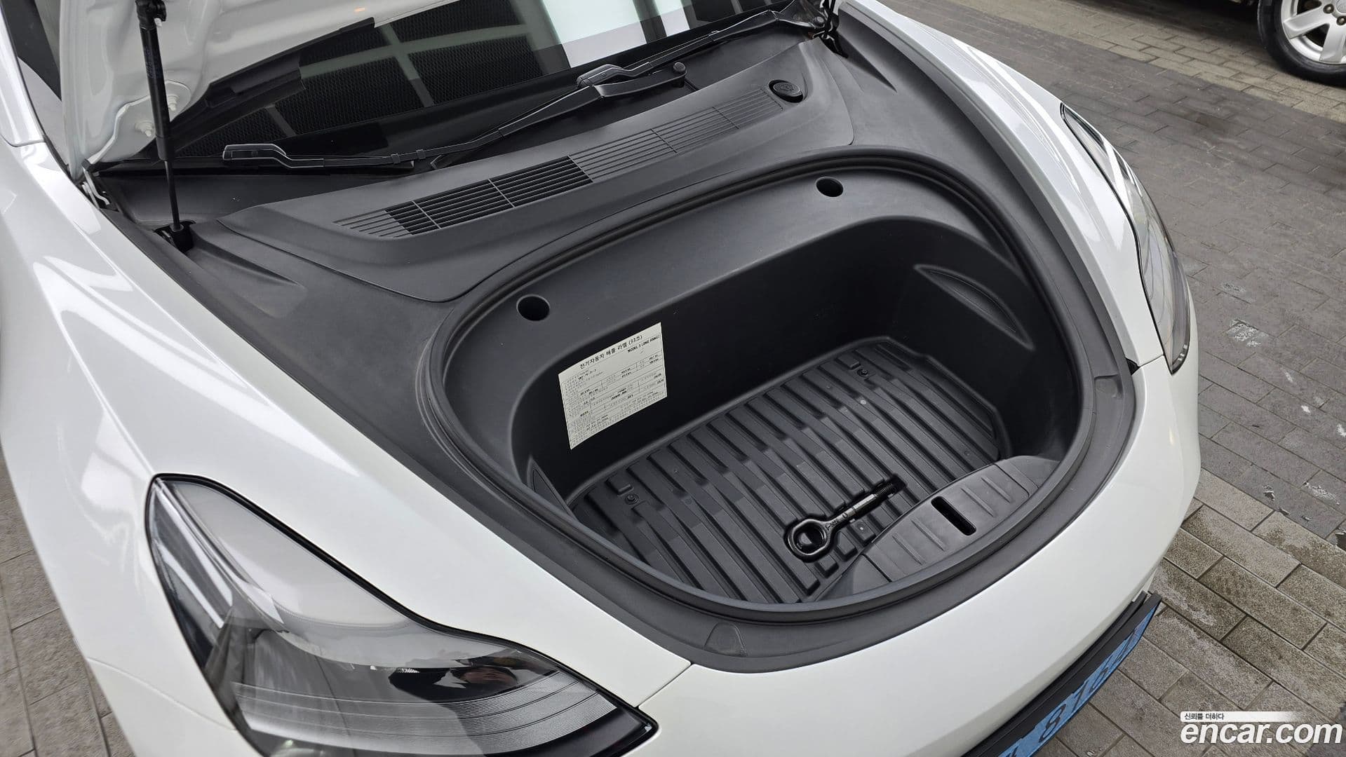 Main__Slider__Photo:Model 3 Tesla 2021.2-5