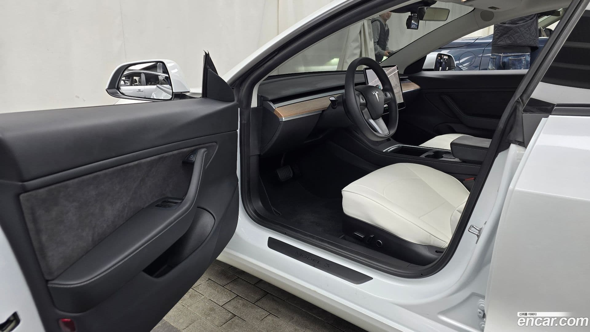 Main__Slider__Photo:Model 3 Tesla 2021.2-9