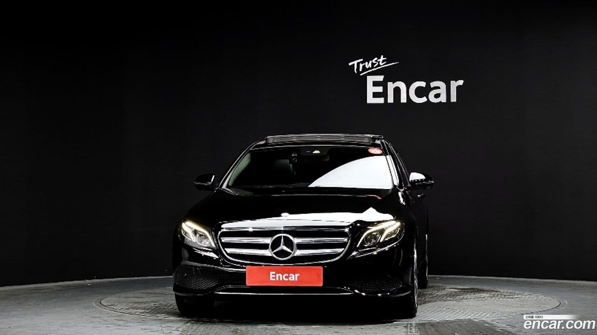 Main__Slider__Photo:E-Class Mercedes-Benz 2016.7-0