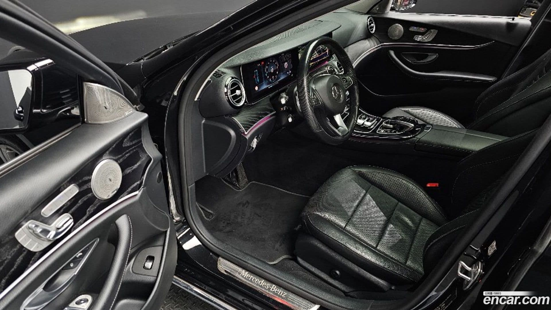 Main__Slider__Photo:E-Class Mercedes-Benz 2016.7-10