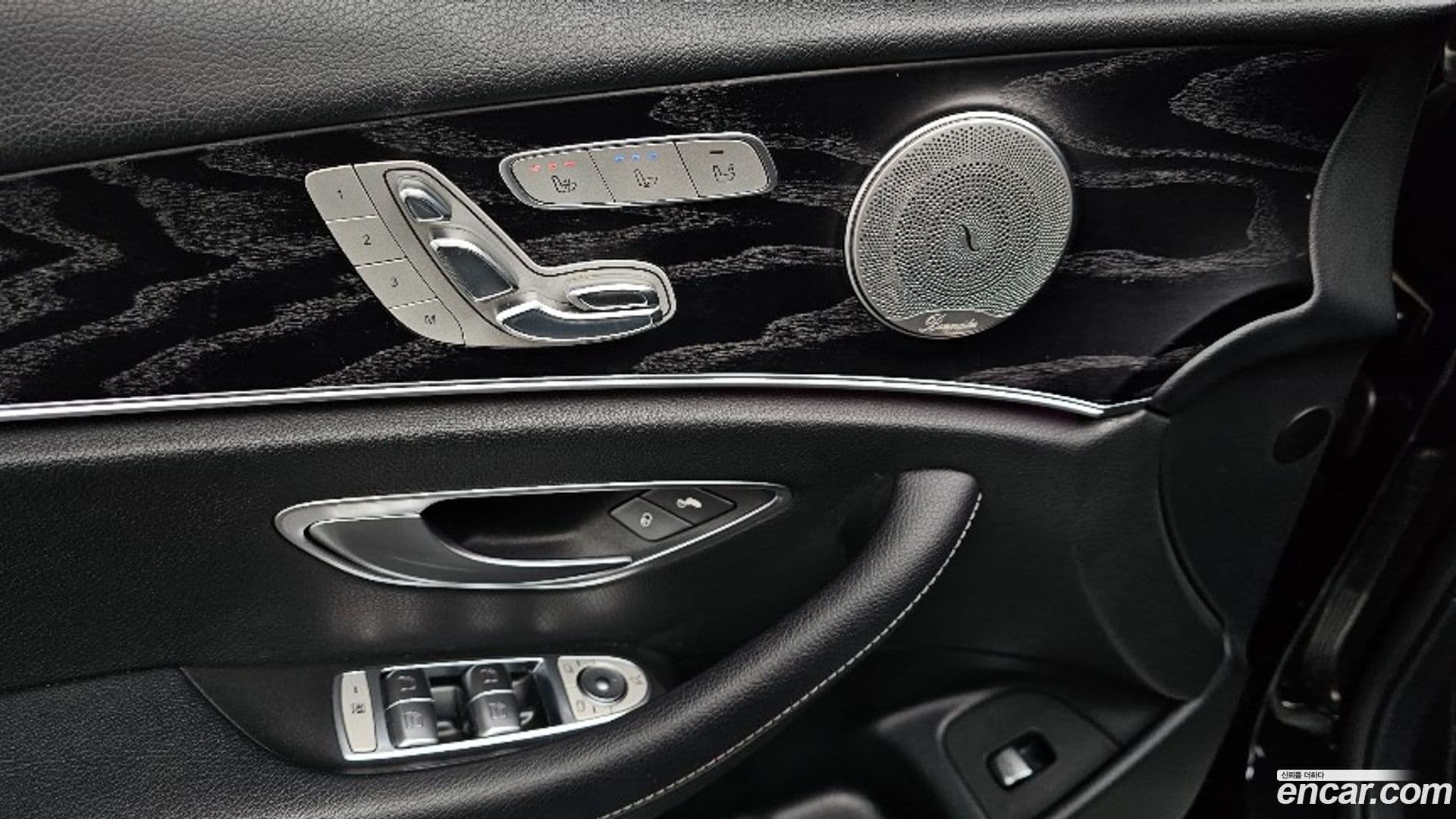 Main__Slider__Photo:E-Class Mercedes-Benz 2016.7-17