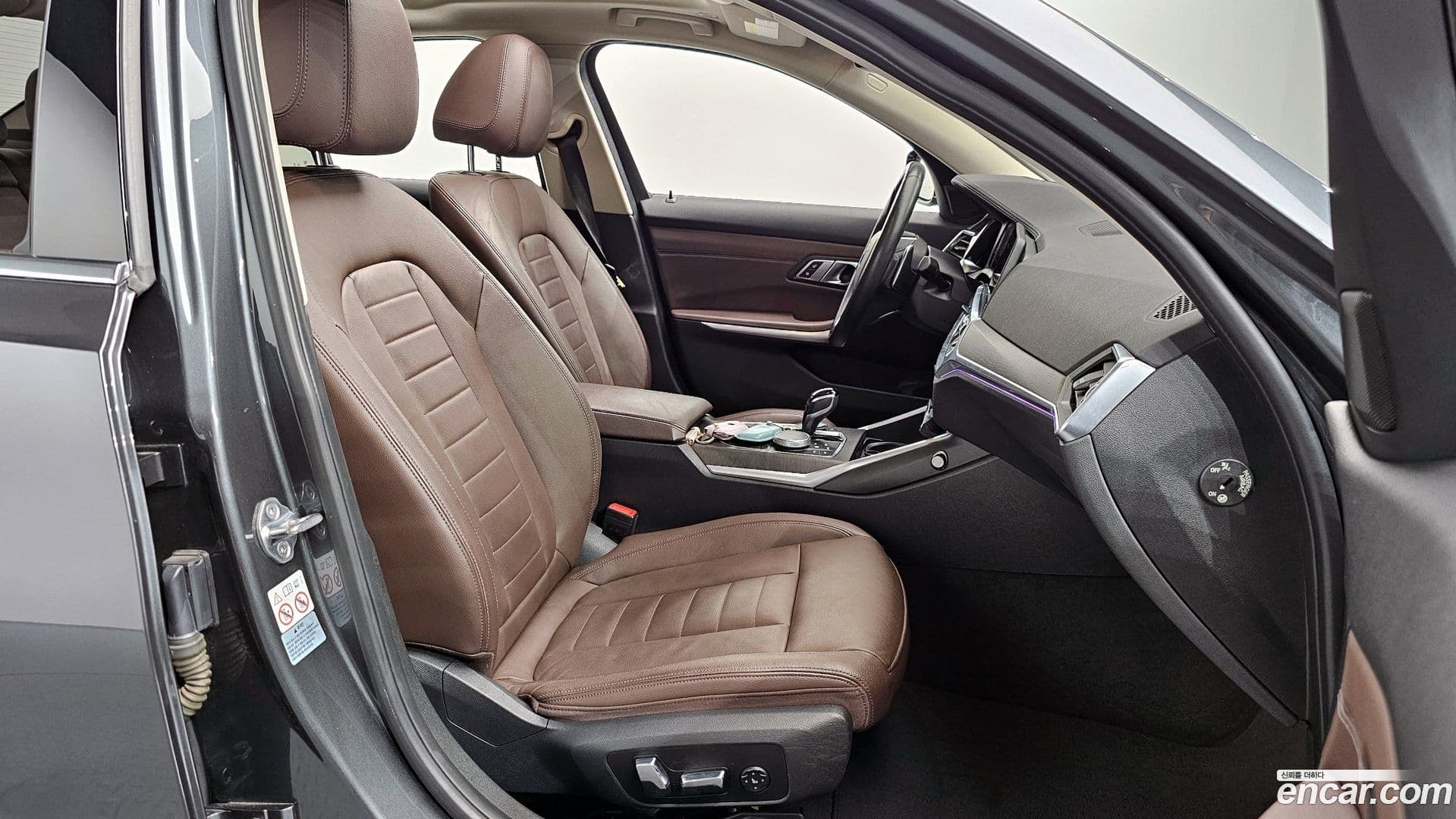 Main__Slider__Photo:3-Series BMW 2019.9-9