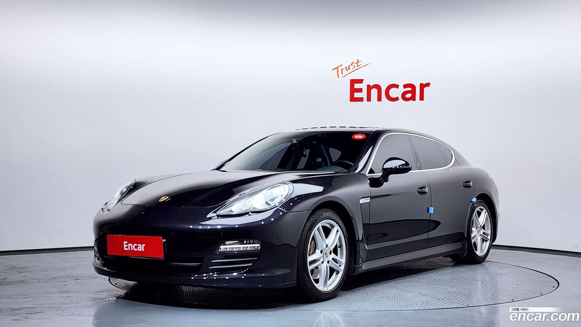 Main__Slider__Photo:Panamera Porsche 2011.8-0