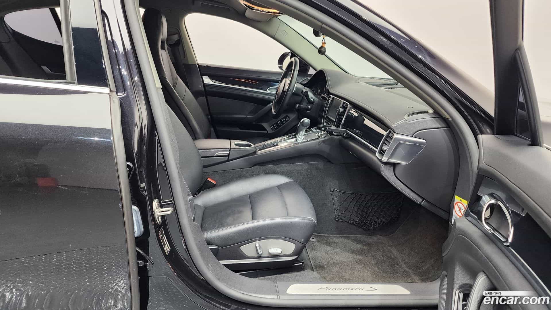 Panamera Porsche 2011.8-OPTION-015