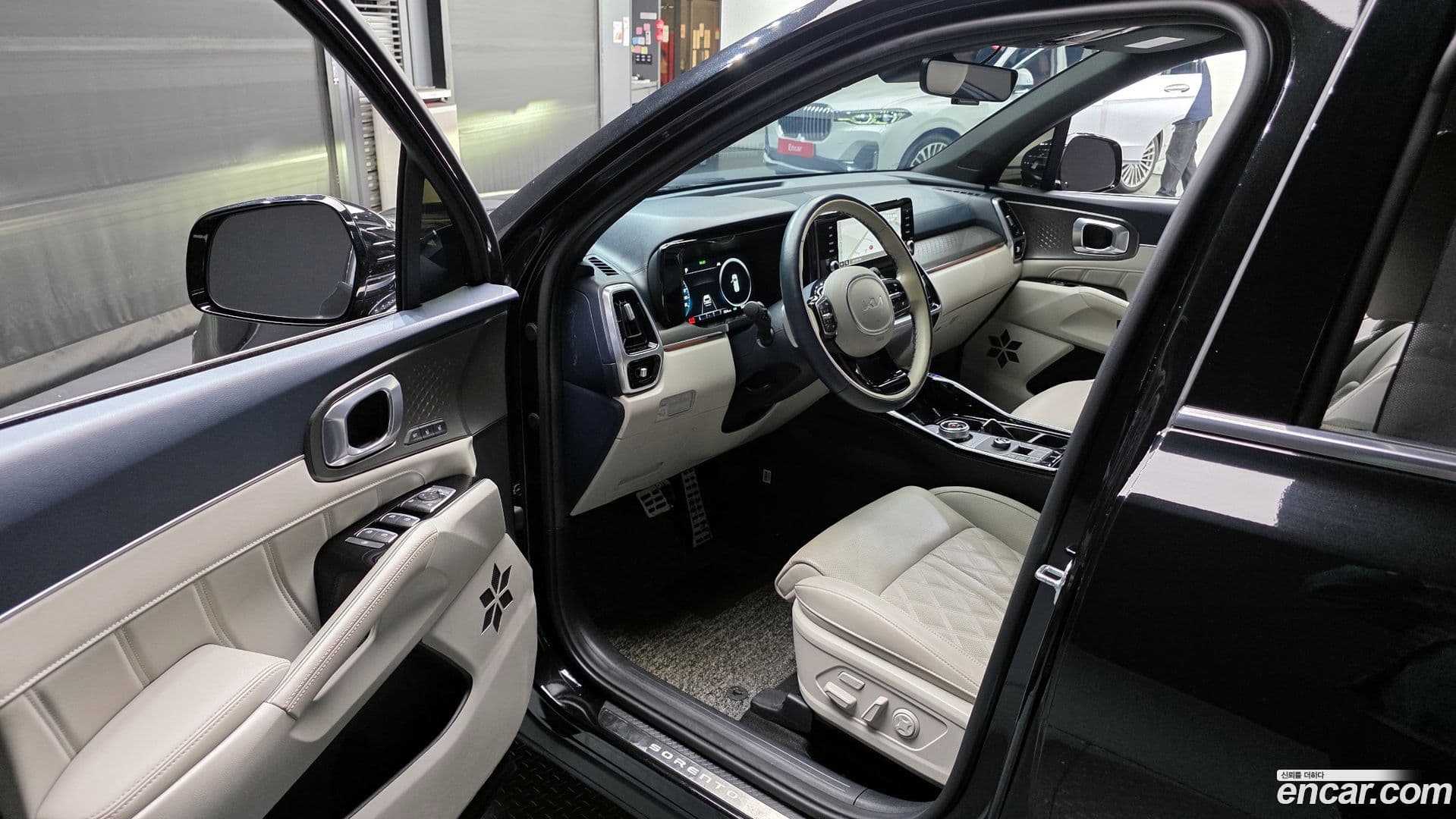 Main__Slider__Photo:Sorento Kia 2023.0-9