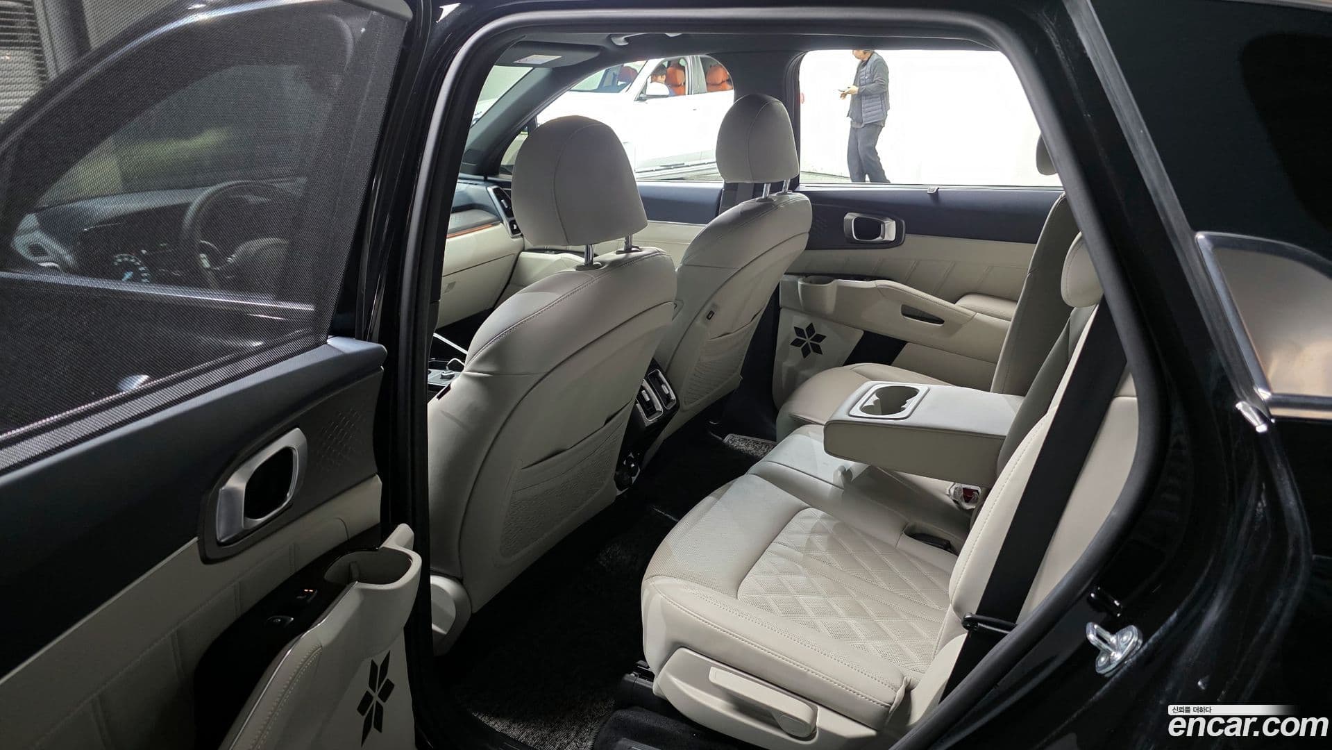 Main__Slider__Photo:Sorento Kia 2023.0-10