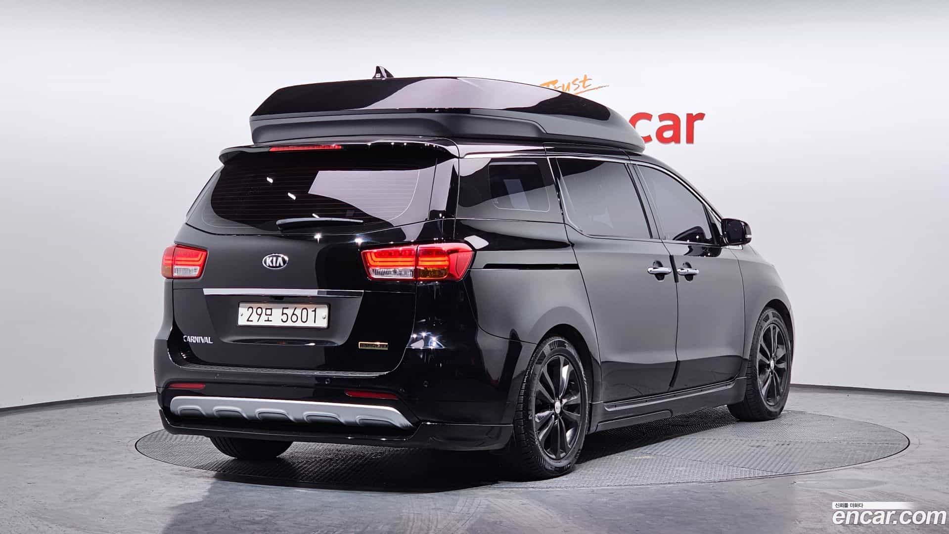 Canival Kia 2017.11-OUTER-002