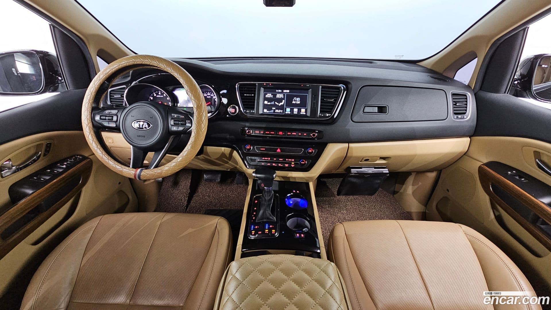 Main__Slider__Photo:Canival Kia 2017.11-6