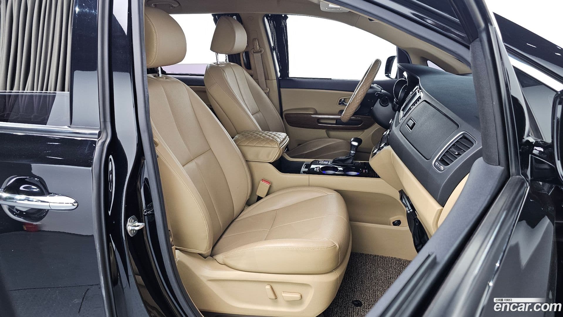 Main__Slider__Photo:Canival Kia 2017.11-9