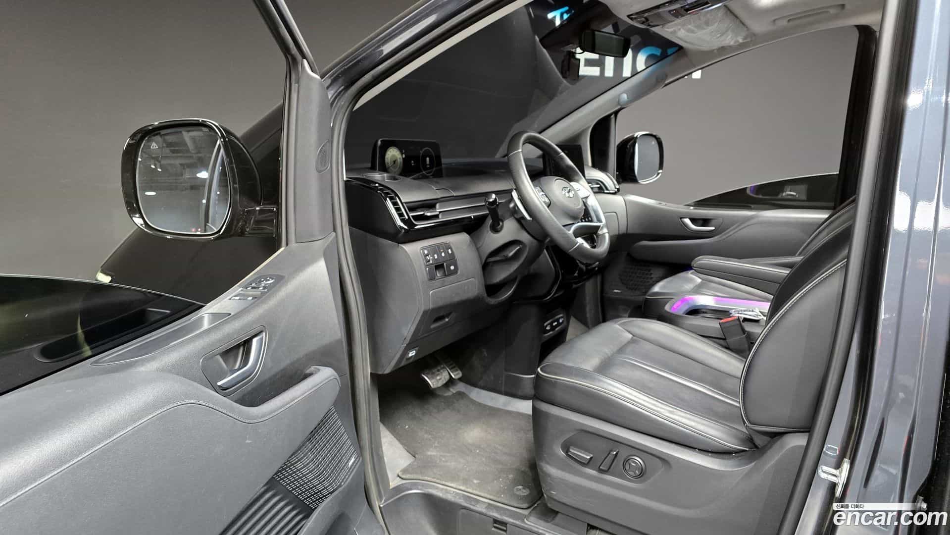 Staria Hyundai 2022.5-OPTION-015