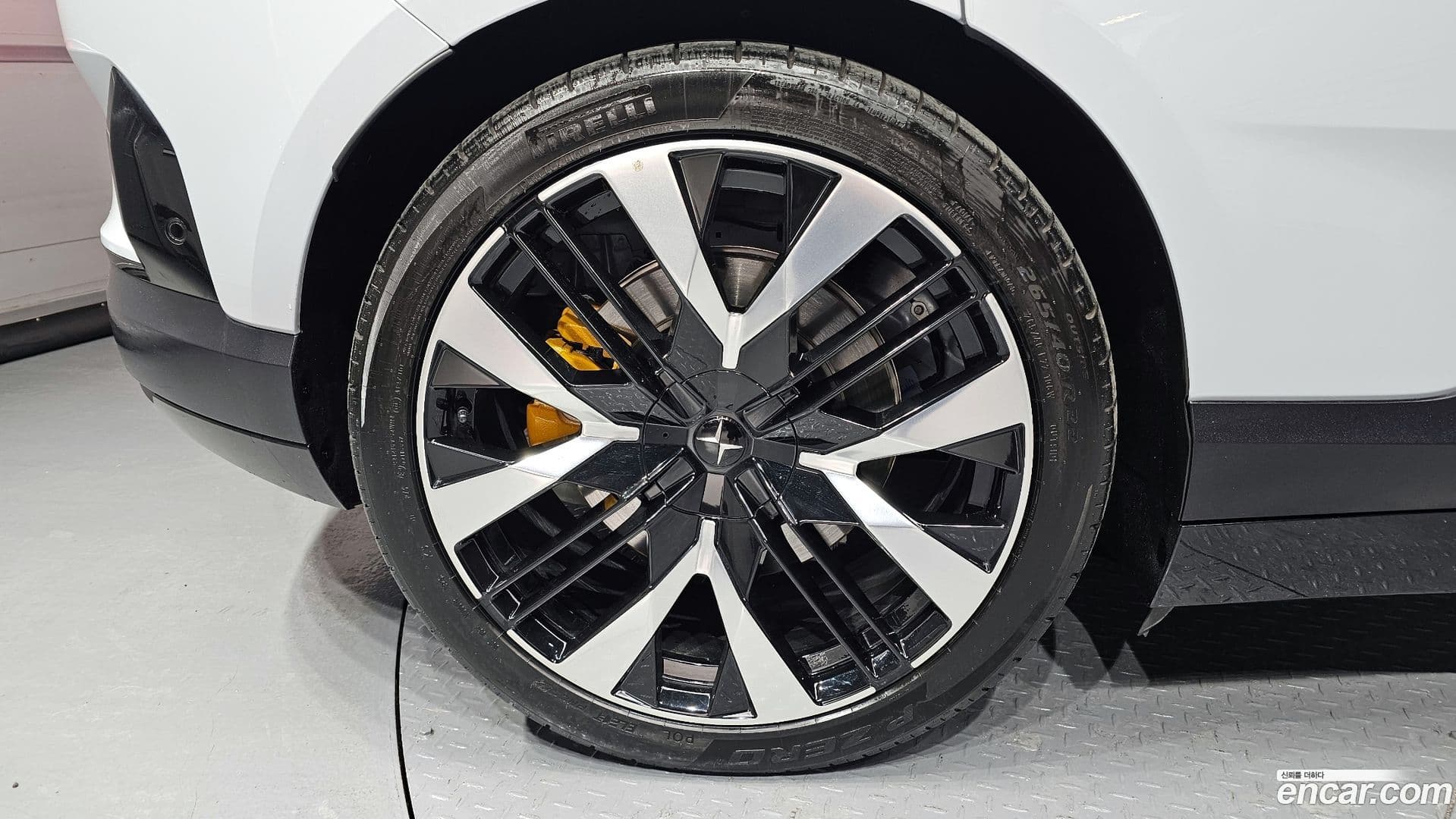 Main__Slider__Photo:Polestar 4 Polestar 2025.6-4
