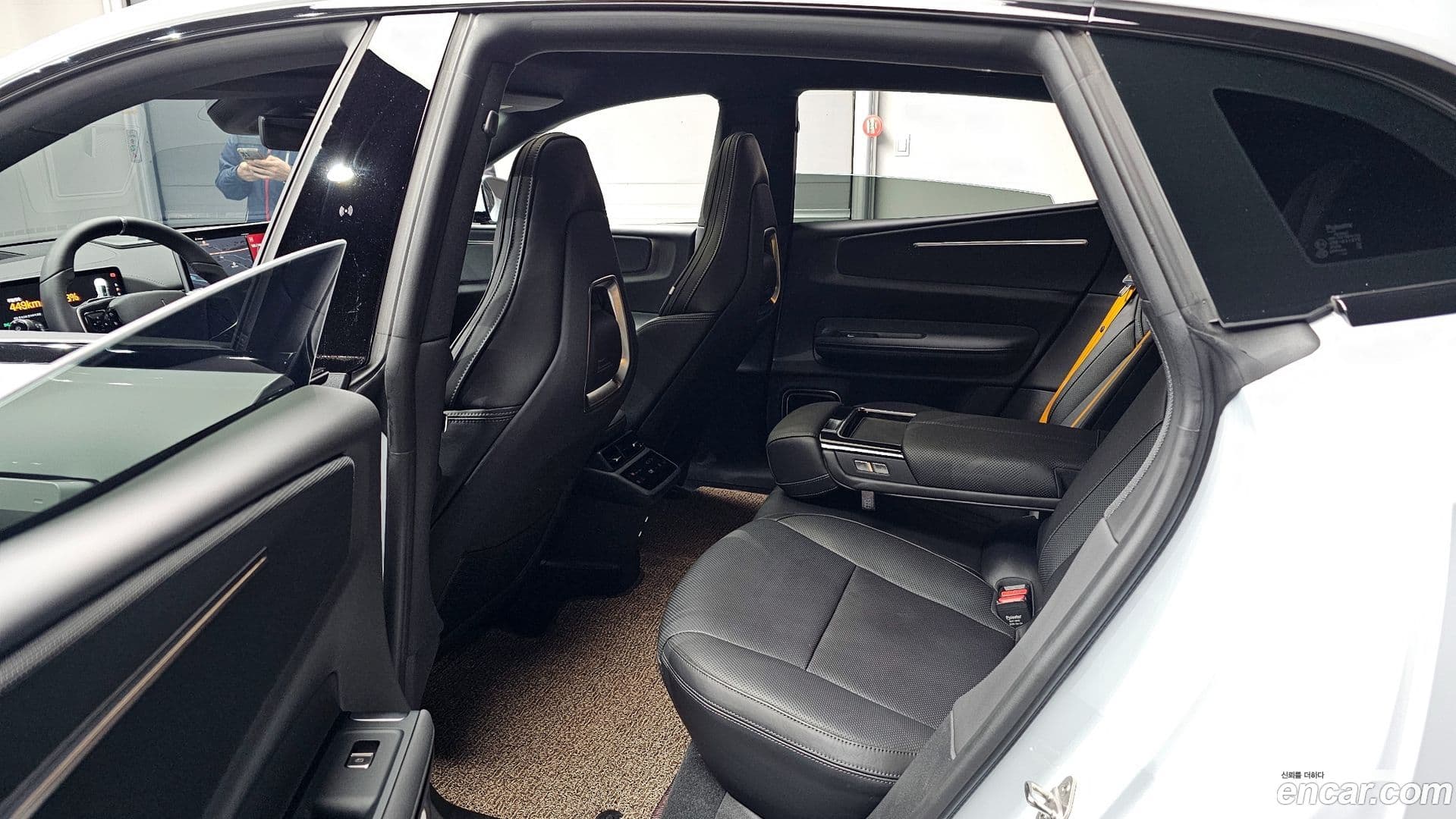 Main__Slider__Photo:Polestar 4 Polestar 2025.6-10