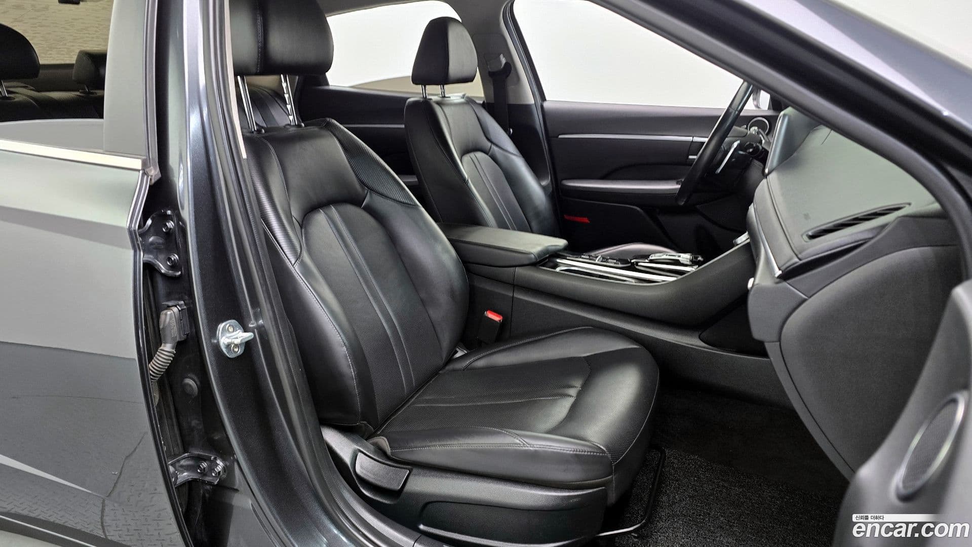 Main__Slider__Photo:Sonata Hyundai 2020.5-9