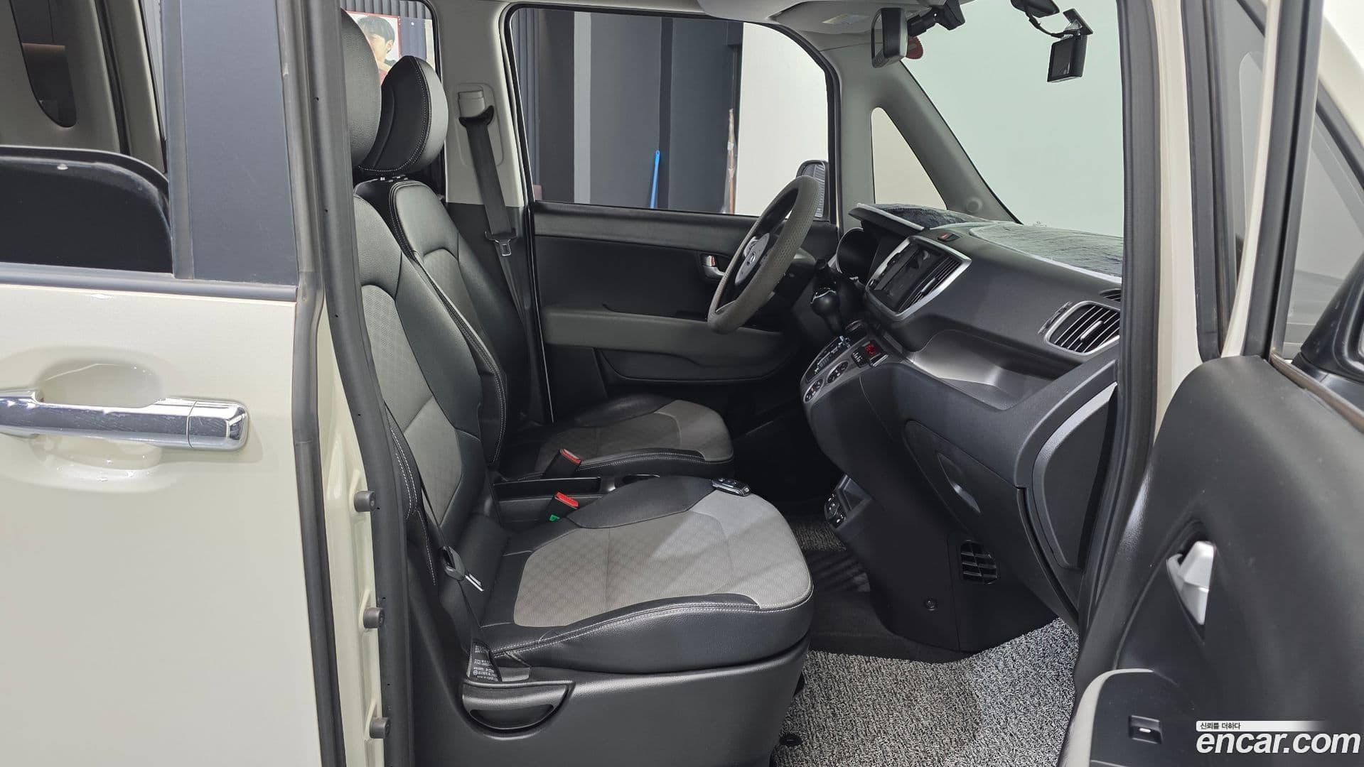 Main__Slider__Photo:RAY Kia 2020.3-10