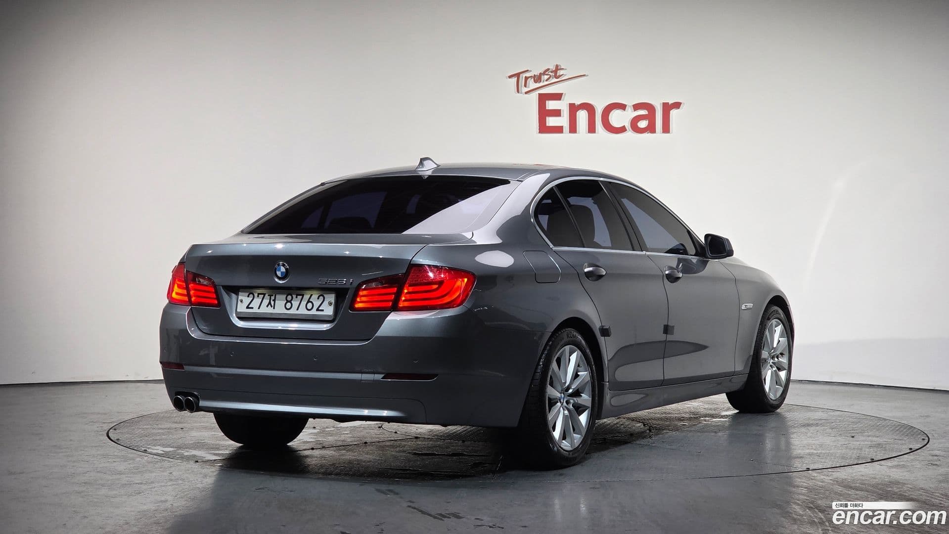 Main__Slider__Photo:5-Series BMW 2011.4-1