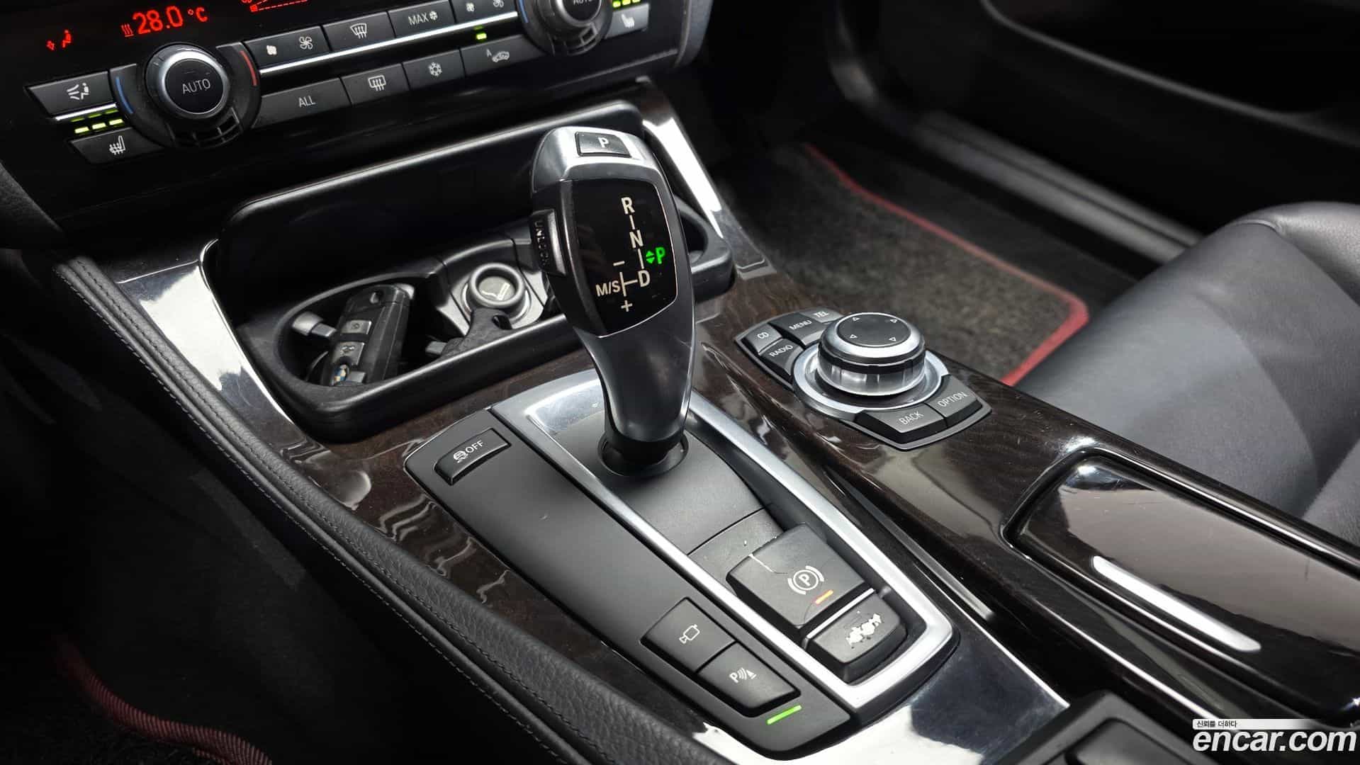 5-Series BMW 2011.4-INNER-009