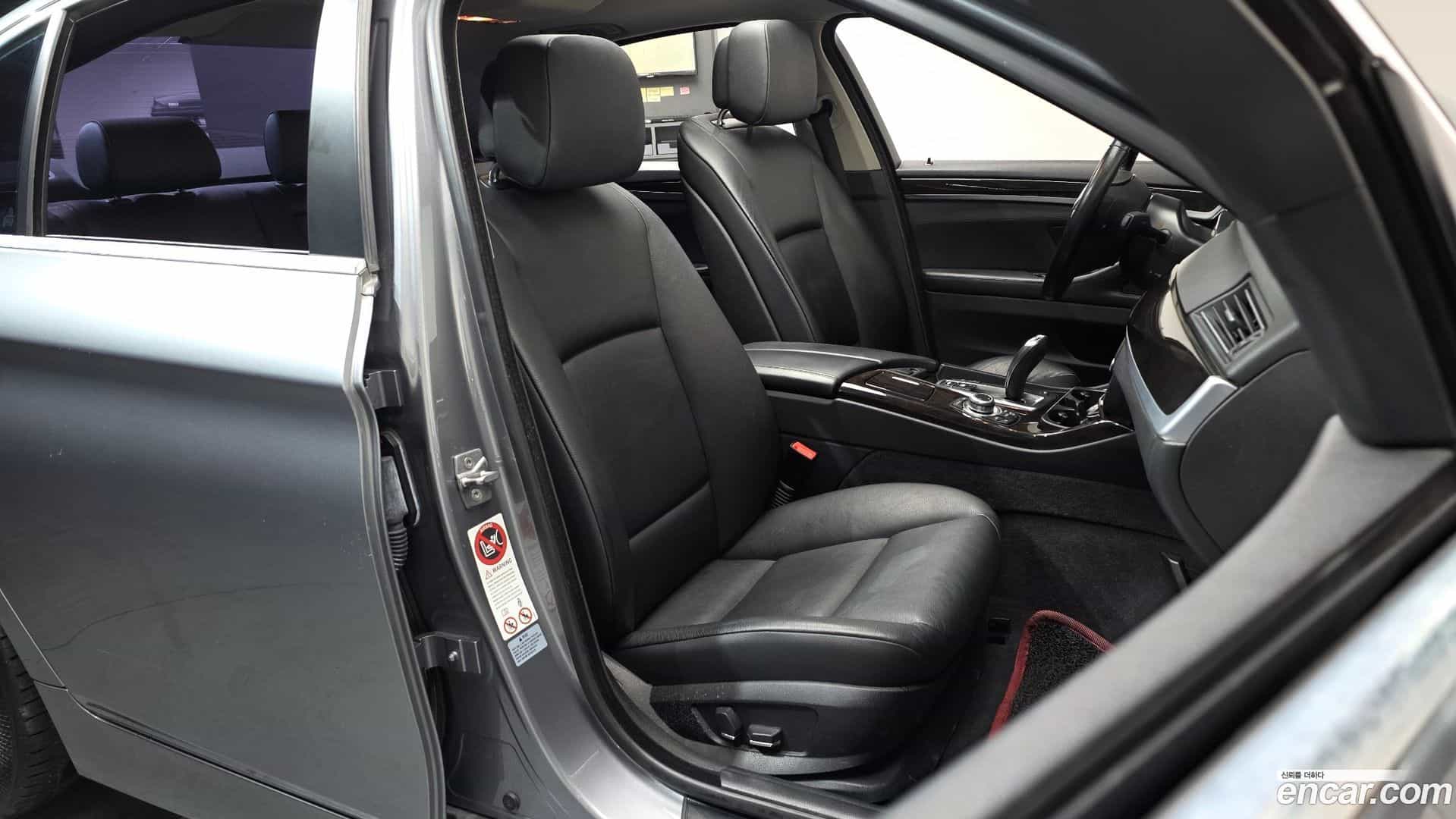 5-Series BMW 2011.4-INNER-010