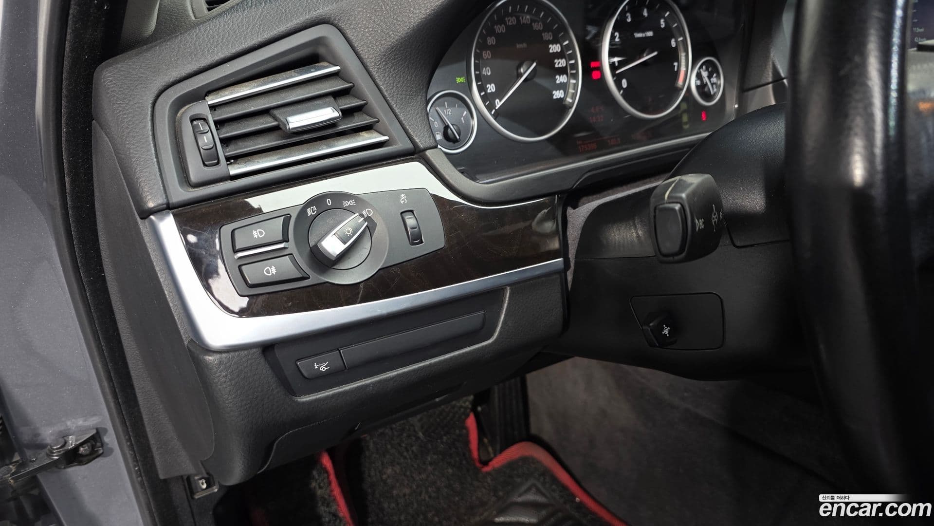 Main__Slider__Photo:5-Series BMW 2011.4-16