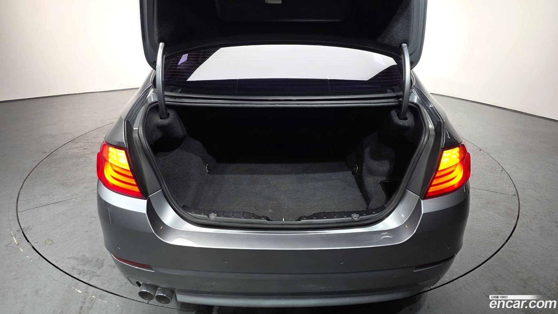 Main__Slider__Photo:5-Series BMW 2011.4-19