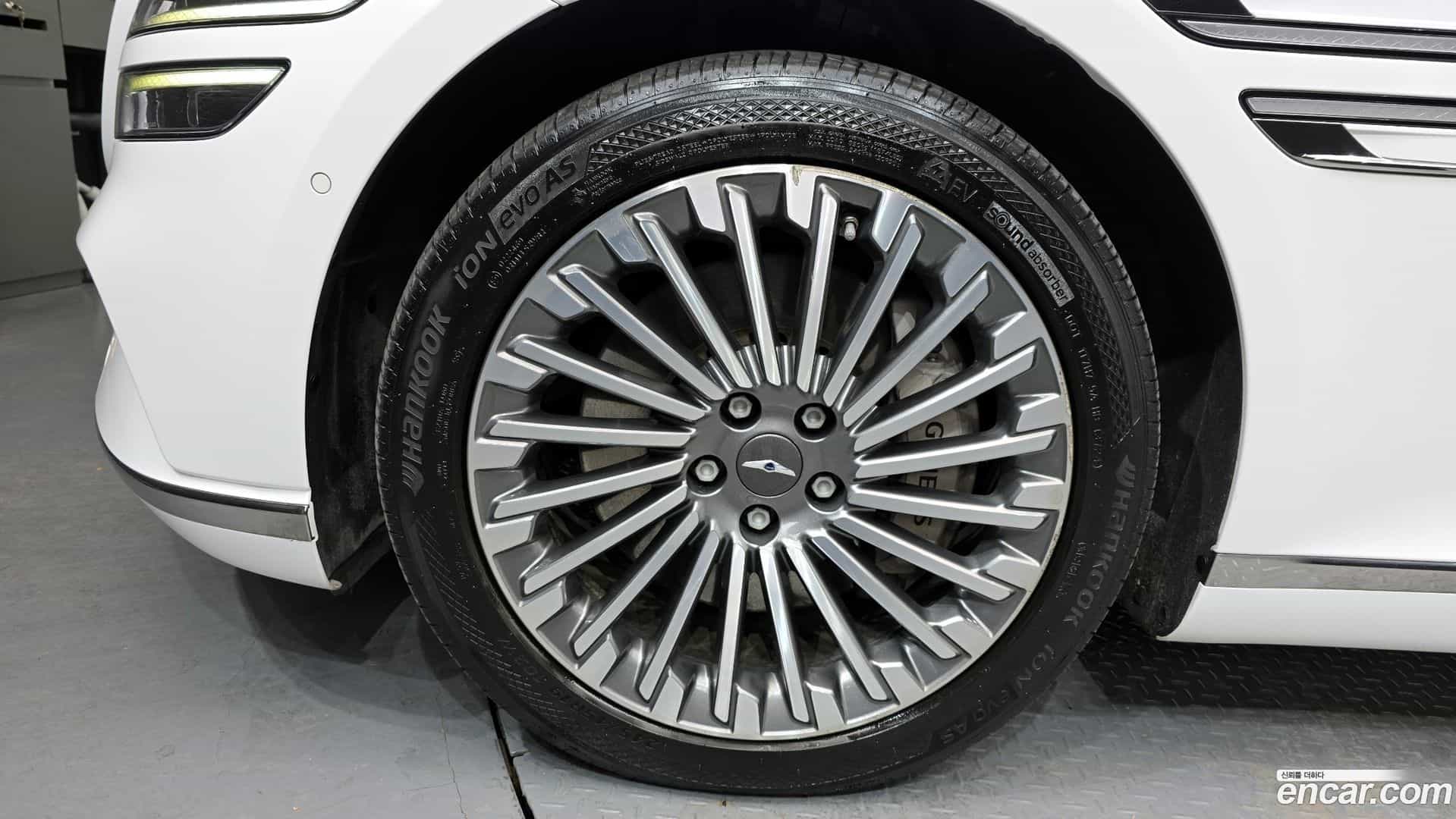 G80 Genesis 2022.0-OUTER-005