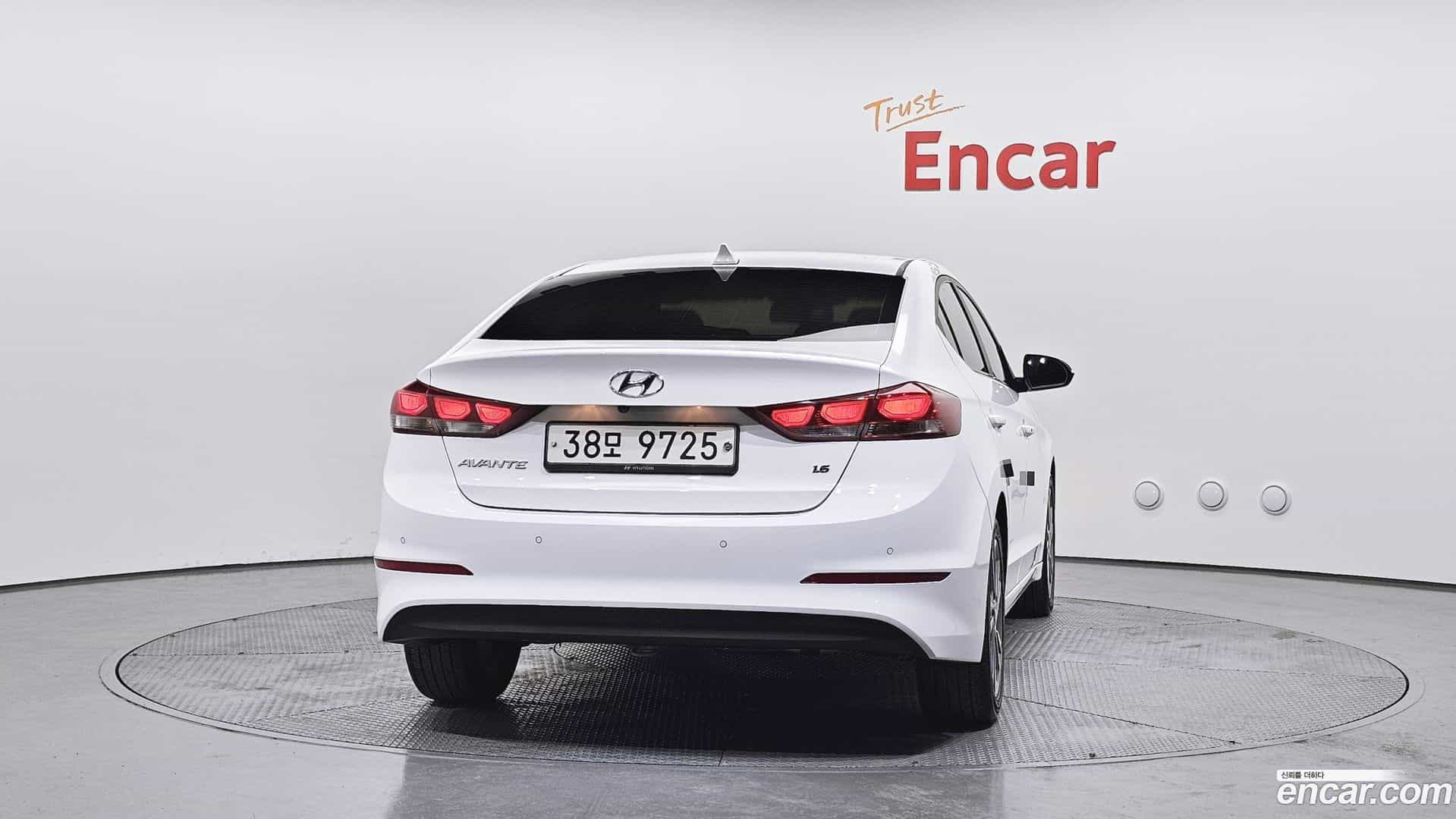 AVANTE Hyundai 2018.7-OUTER-004