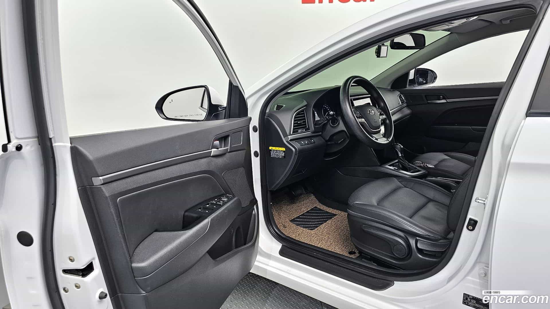 AVANTE Hyundai 2018.7-INNER-010