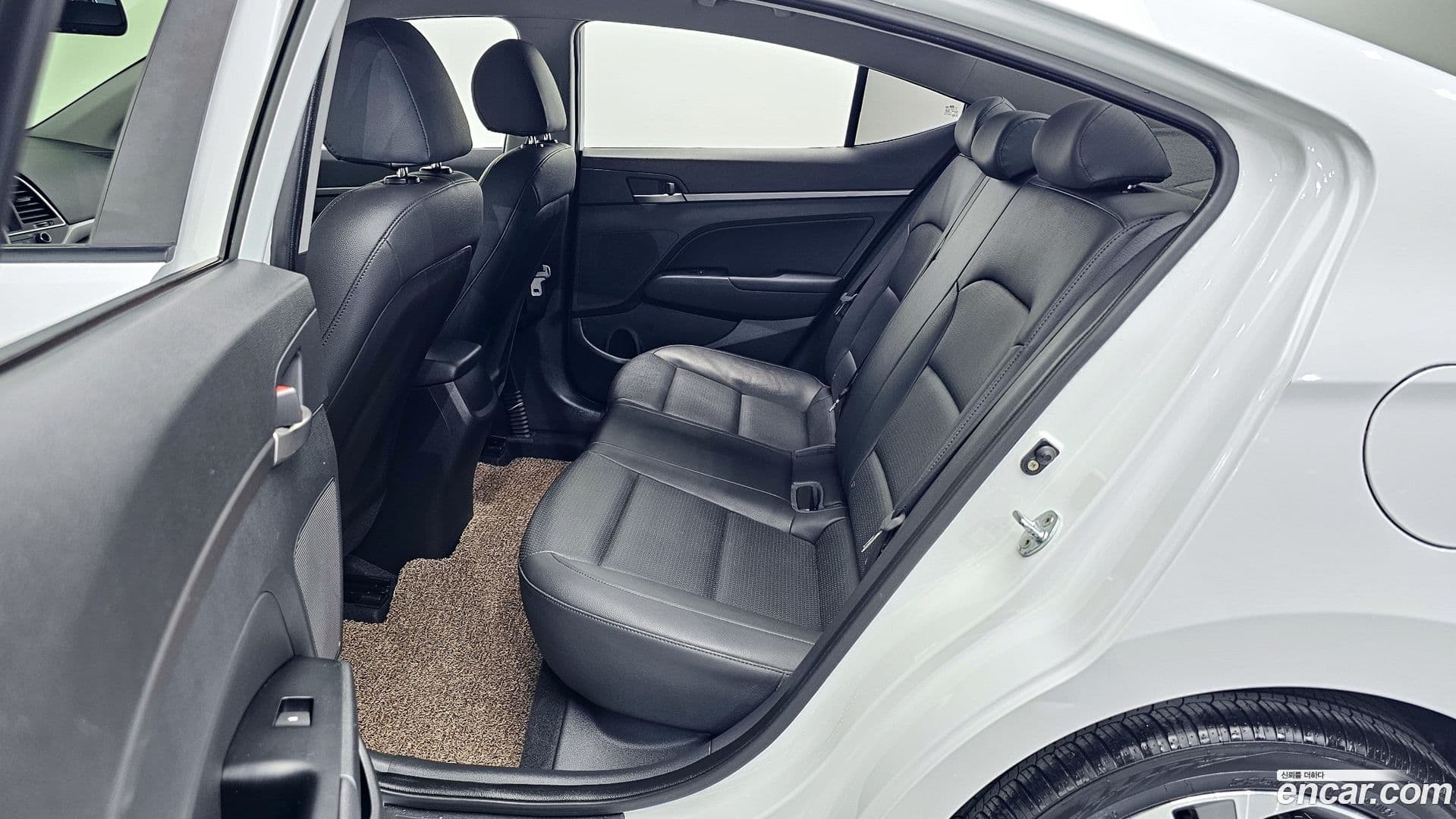 Main__Slider__Photo:AVANTE Hyundai 2018.7-11