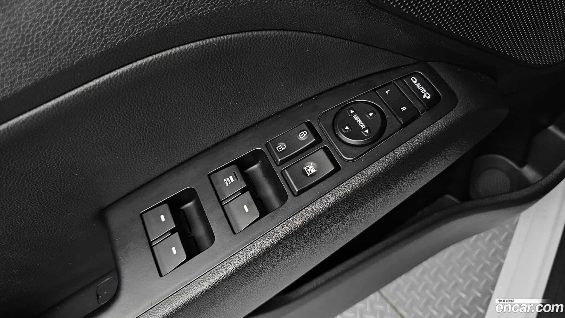 AVANTE Hyundai 2018.7-OPTION-018