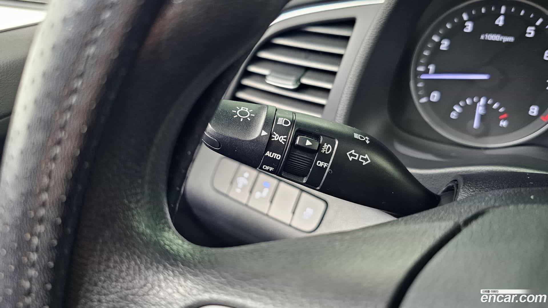 AVANTE Hyundai 2018.7-OPTION-020