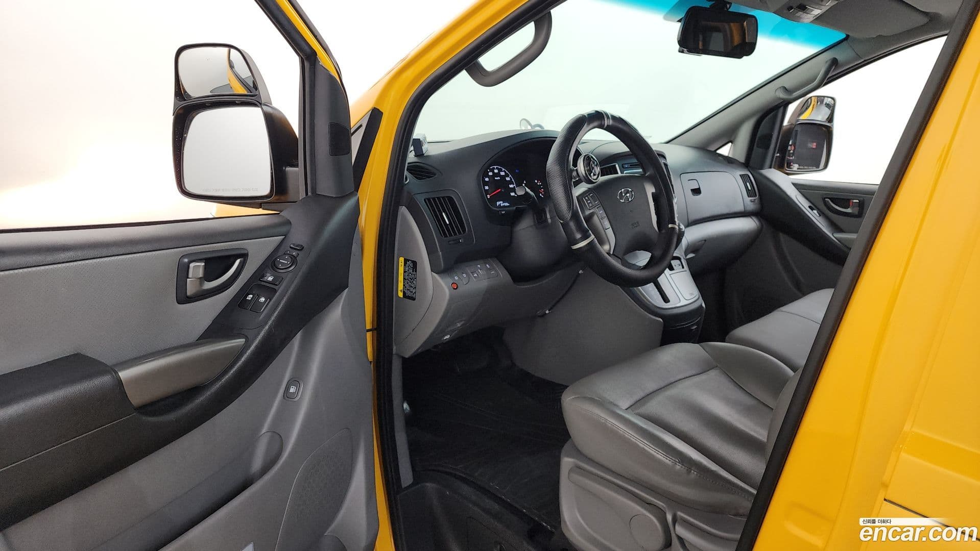 Main__Slider__Photo:Starex Hyundai 2018.9-9