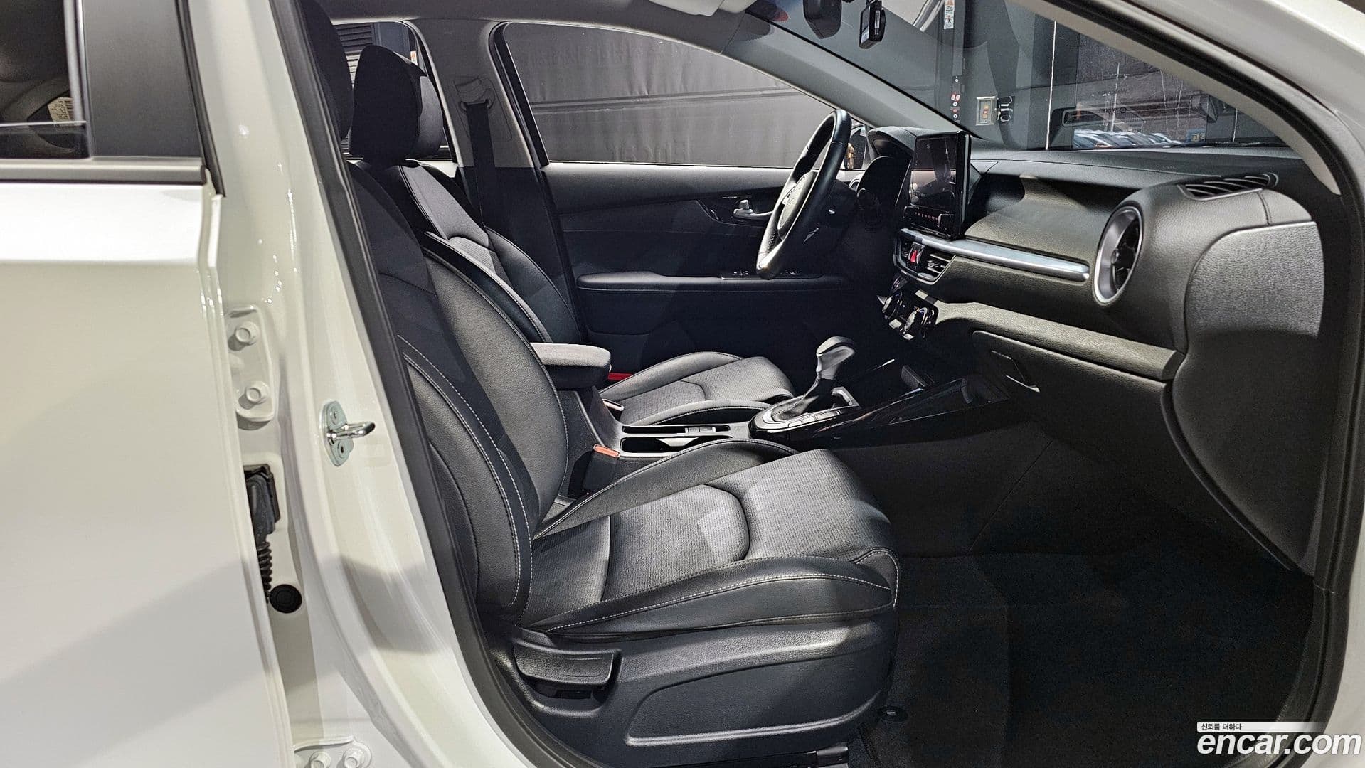 Main__Slider__Photo:K3 Kia 2023.4-10