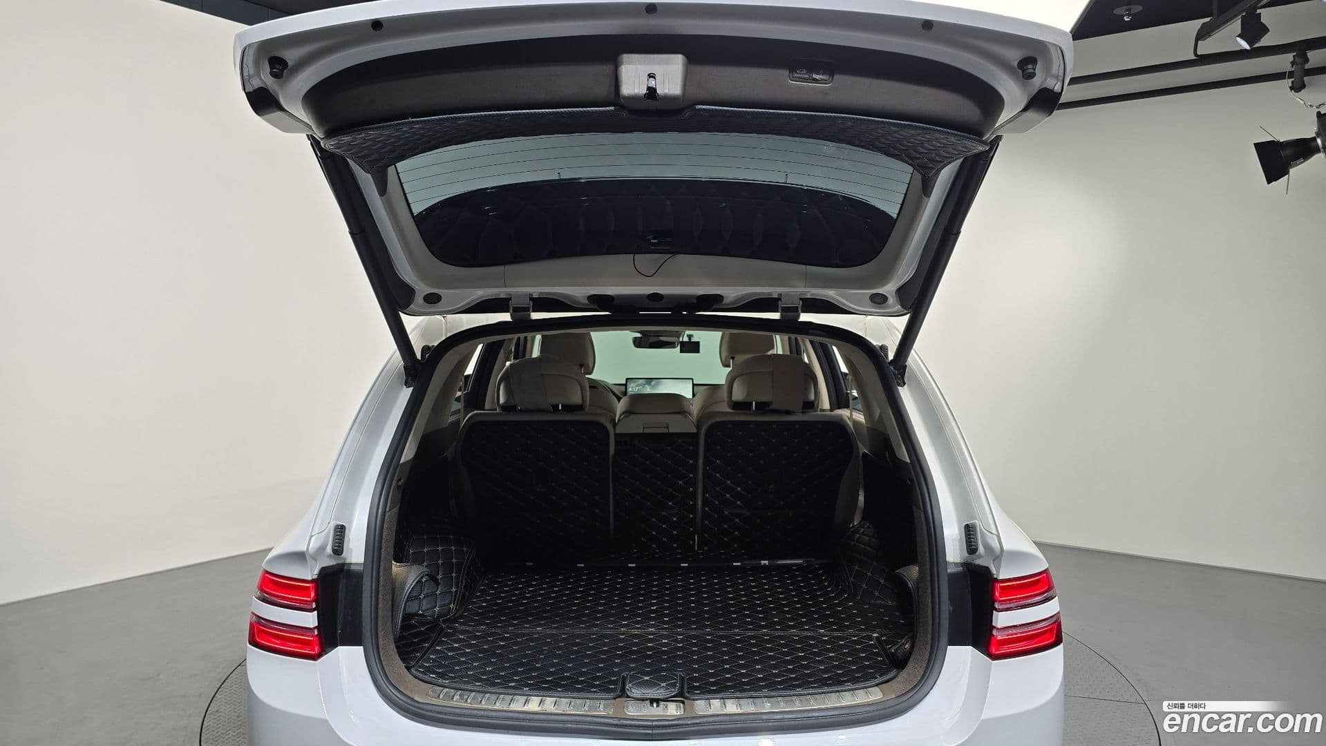 Main__Slider__Photo:GV80 Genesis 2021.11-19