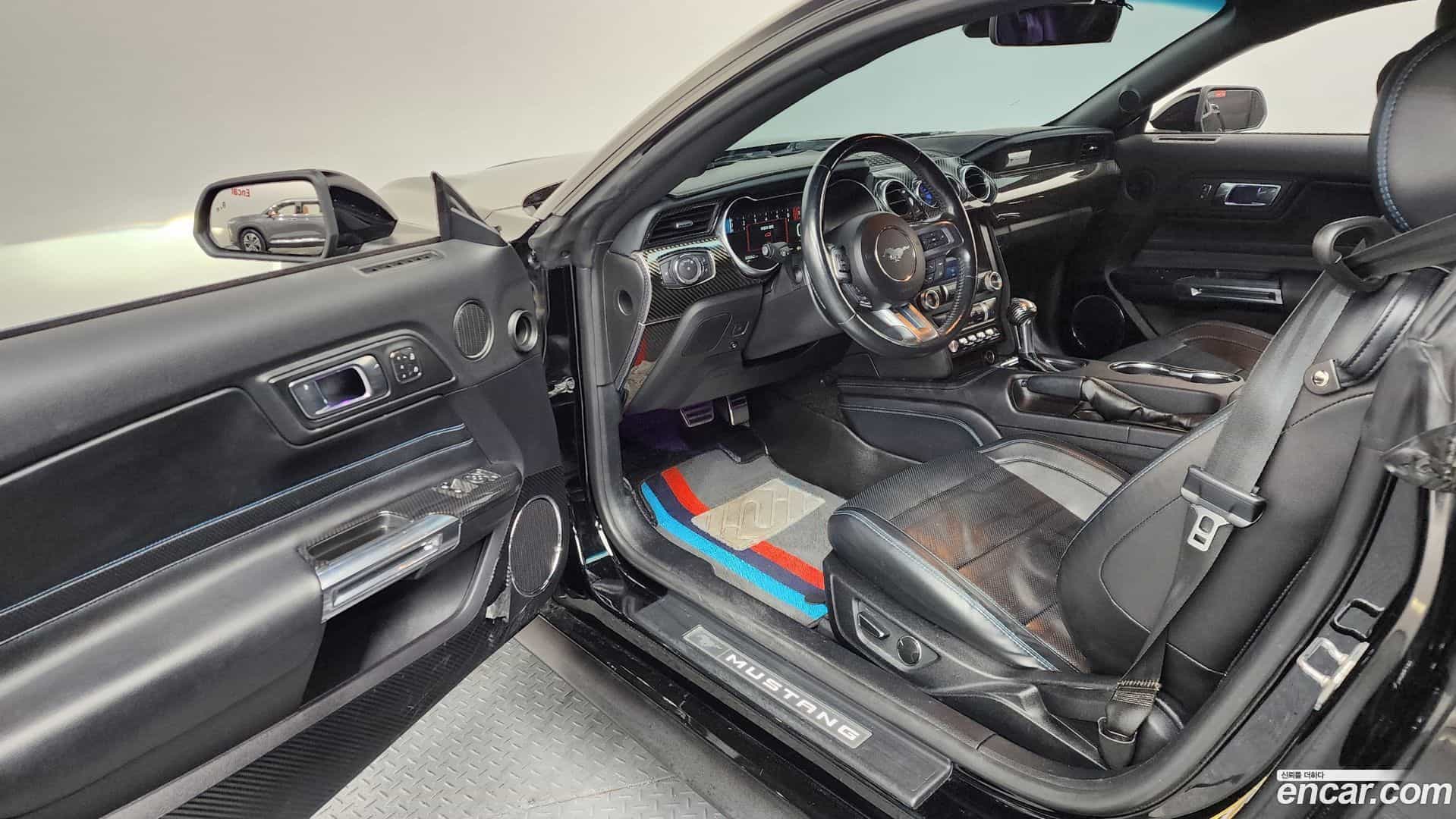 Mustang Ford 2018.9-INNER-010