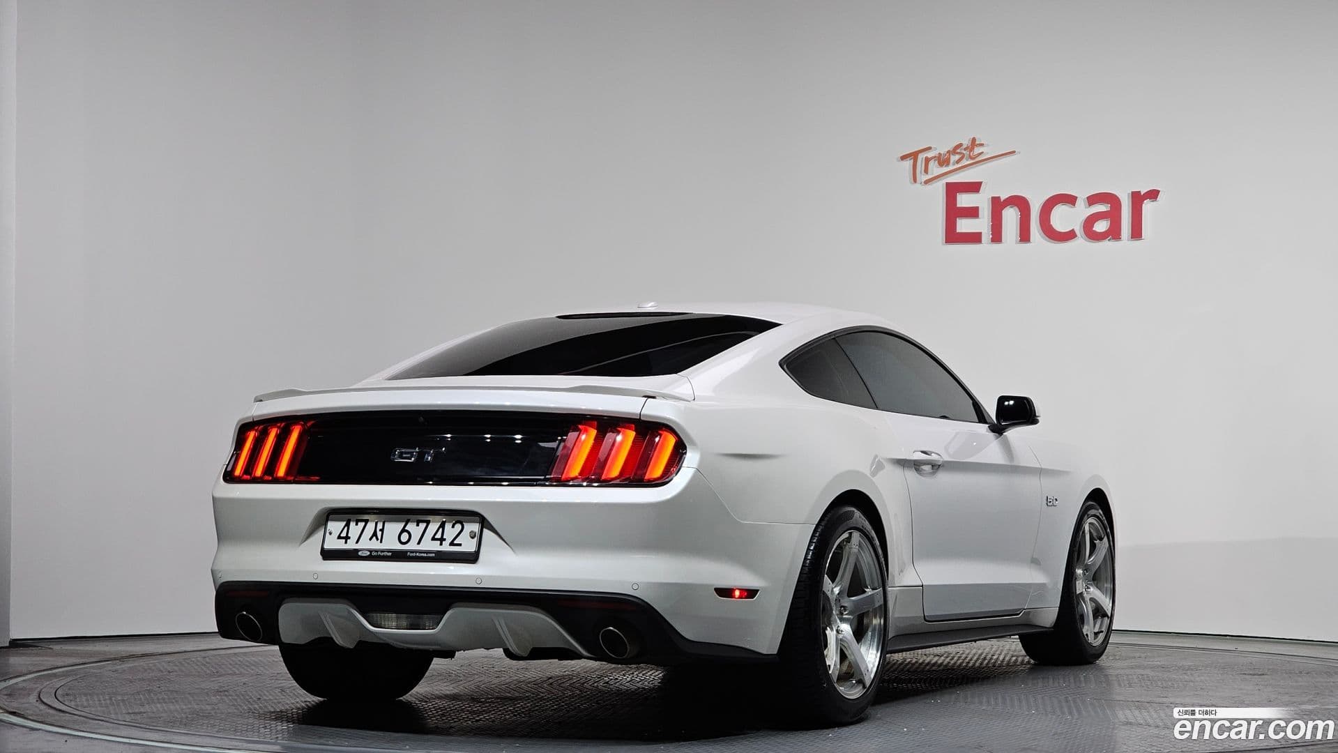 Main__Slider__Photo:Mustang Ford 2017.11-1