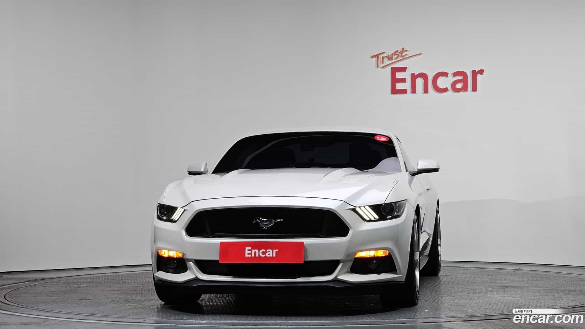 Mustang Ford 2017.11-OUTER-003