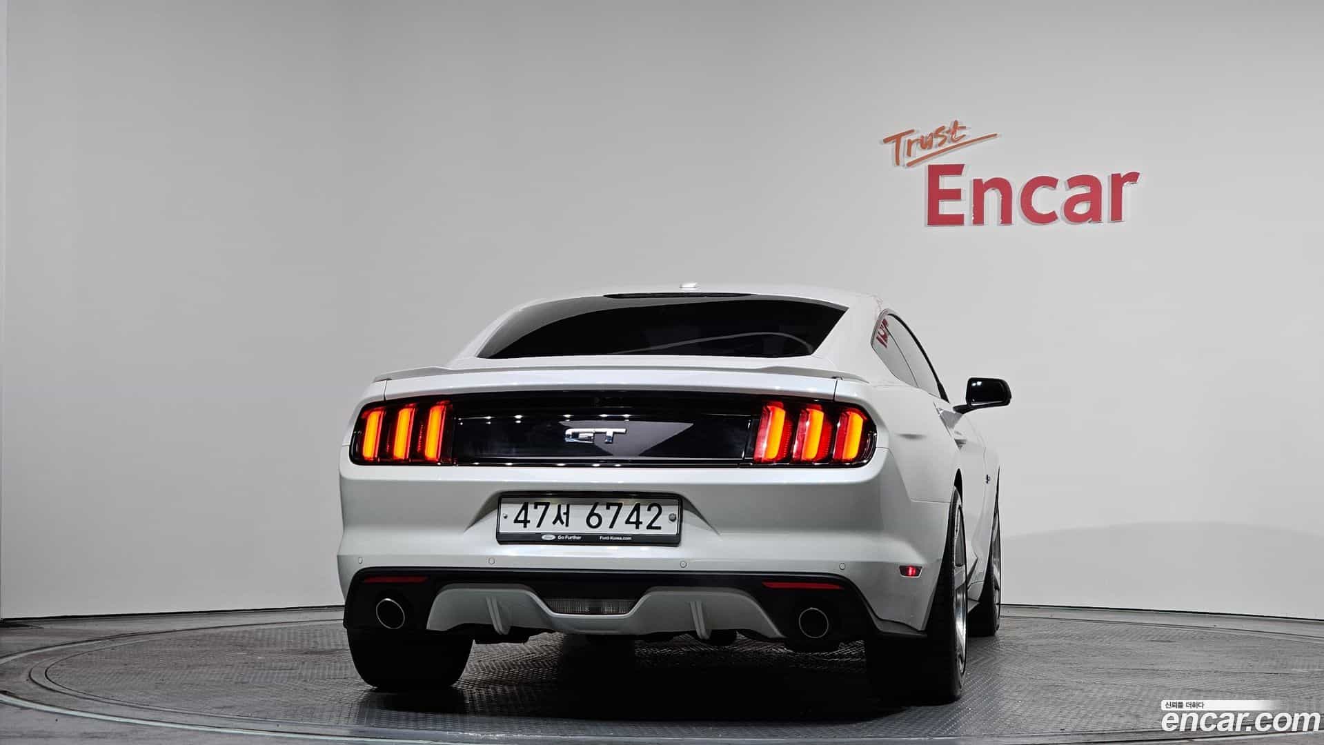 Mustang Ford 2017.11-OUTER-004