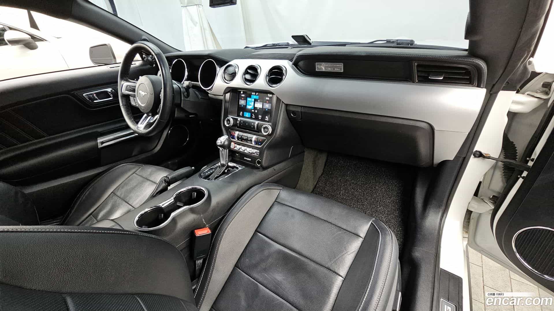 Mustang Ford 2017.11-INNER-007