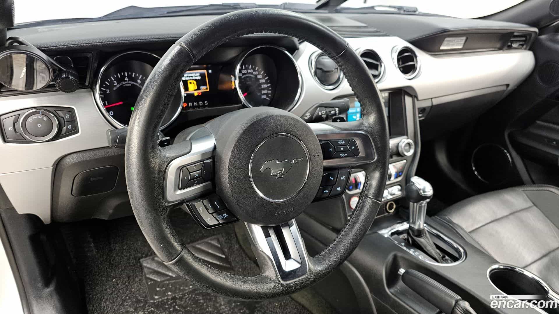 Mustang Ford 2017.11-OPTION-017