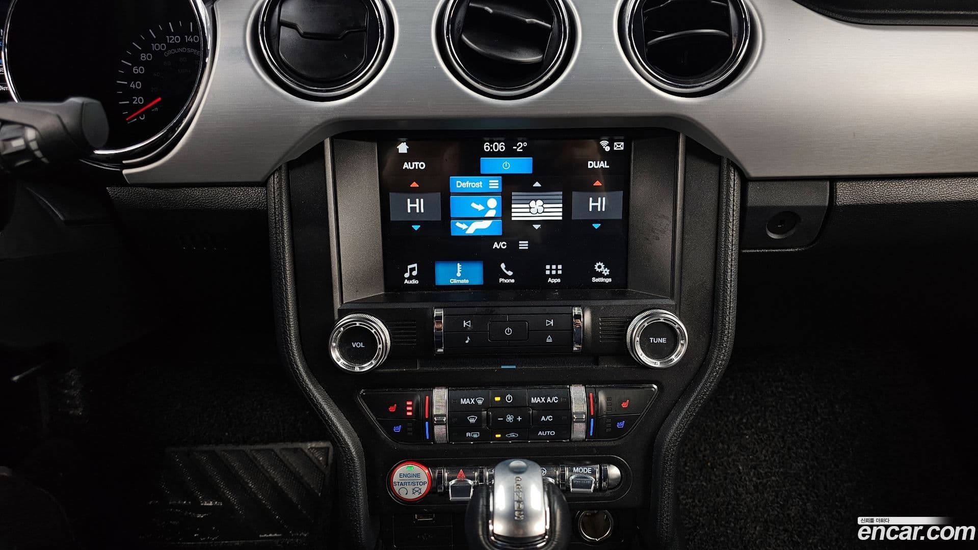 Main__Slider__Photo:Mustang Ford 2017.11-13